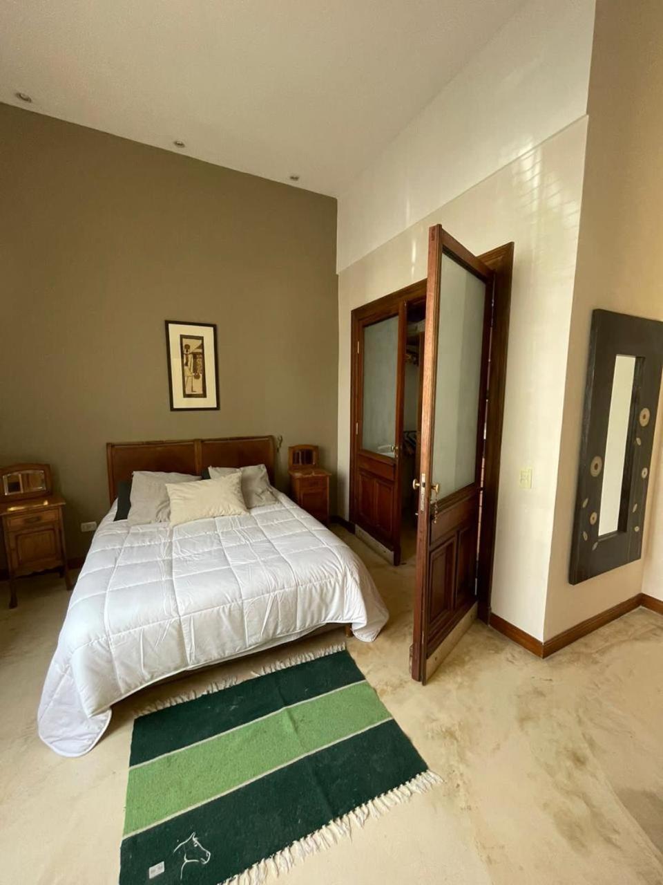 La Casona De Blanca Bed & Breakfast Balcarce Exterior photo